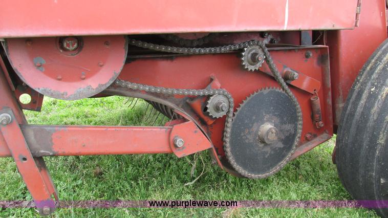 image for item I3009 1985 Hesston 5545 round baler