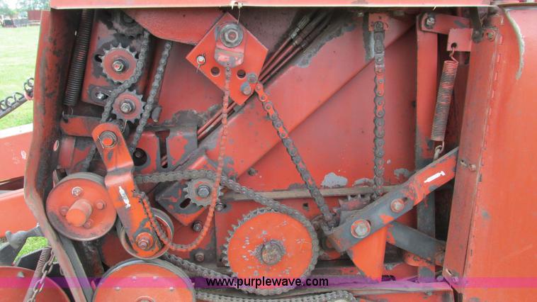 image for item I3009 1985 Hesston 5545 round baler