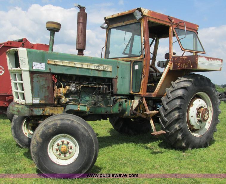 image for item I3010 Oliver G955-22124 tractor