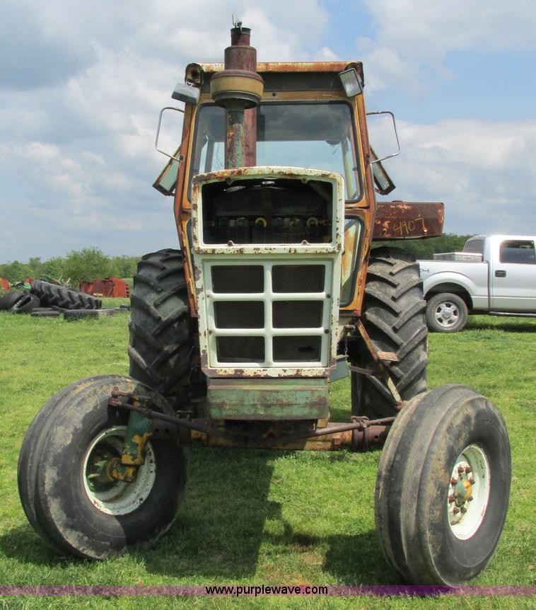 image for item I3010 Oliver G955-22124 tractor