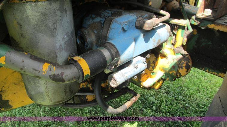 image for item I3010 Oliver G955-22124 tractor