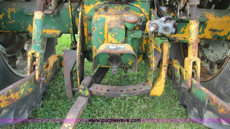 image for item I3010 Oliver G955-22124 tractor