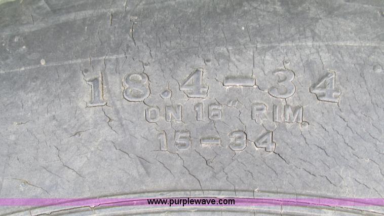 image for item I3010 Oliver G955-22124 tractor