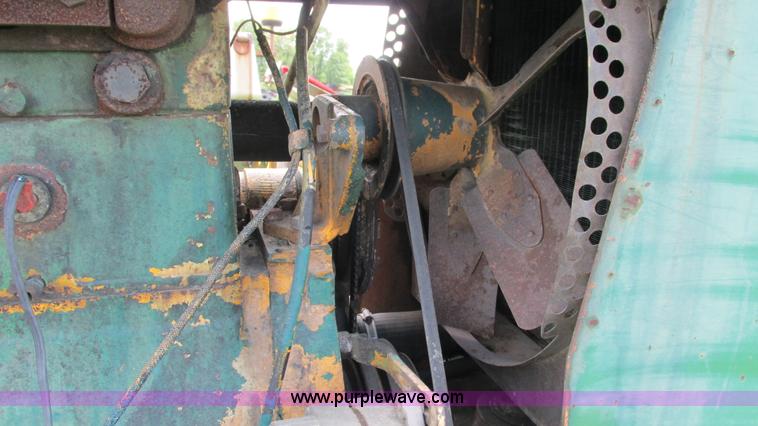 image for item I3010 Oliver G955-22124 tractor