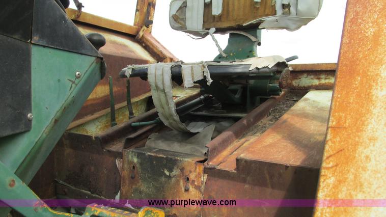 image for item I3010 Oliver G955-22124 tractor