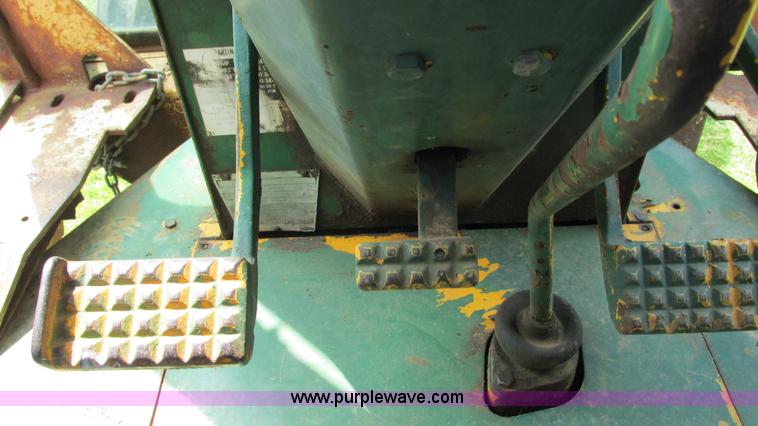 image for item I3010 Oliver G955-22124 tractor