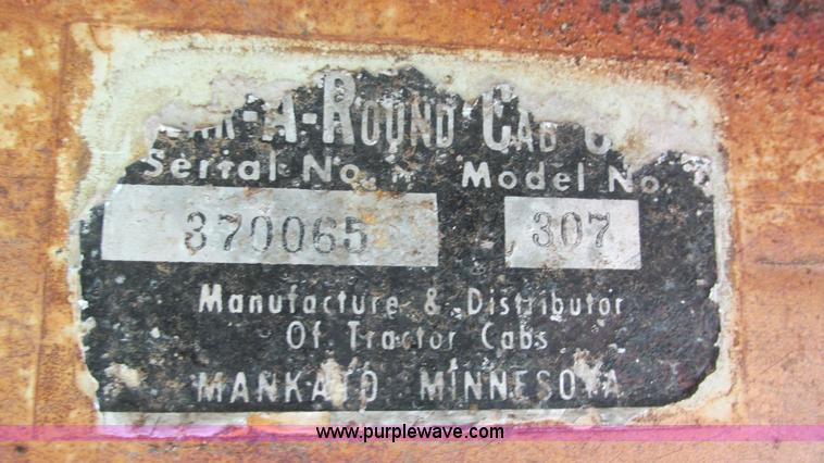 image for item I3010 Oliver G955-22124 tractor