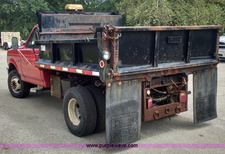image for item I4523 1994 Ford F450 Super Duty dump truck