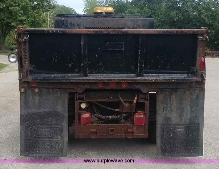 image for item I4523 1994 Ford F450 Super Duty dump truck