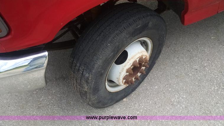 image for item I4523 1994 Ford F450 Super Duty dump truck