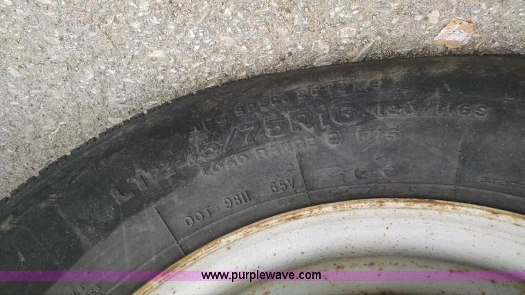 image for item I4523 1994 Ford F450 Super Duty dump truck