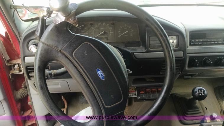 image for item I4523 1994 Ford F450 Super Duty dump truck