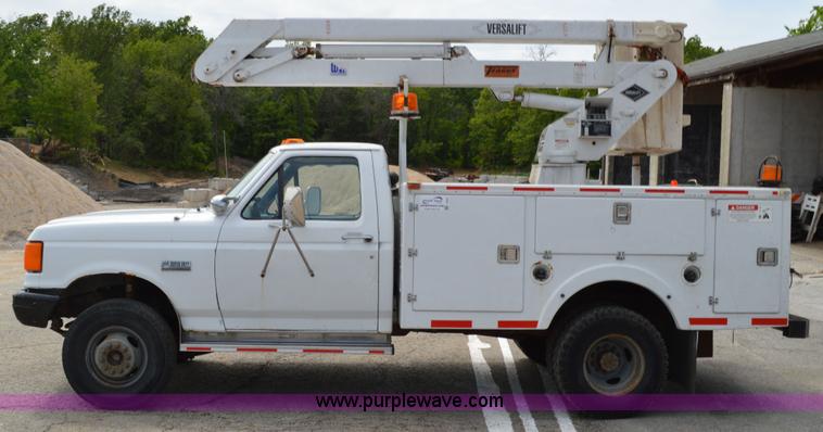 image for item I4524 1988 Ford F450 Super Duty bucket truck