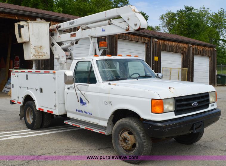 image for item I4524 1988 Ford F450 Super Duty bucket truck