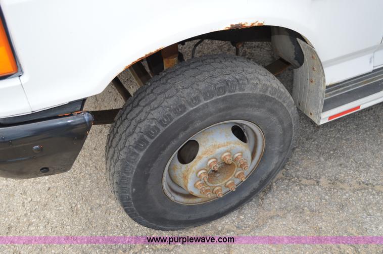 image for item I4524 1988 Ford F450 Super Duty bucket truck