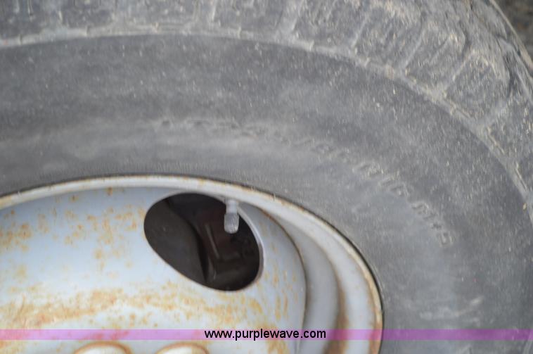 image for item I4524 1988 Ford F450 Super Duty bucket truck