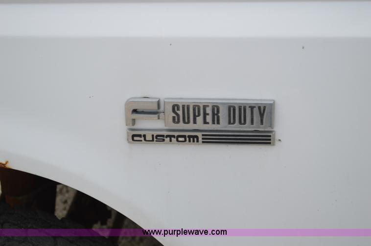 image for item I4524 1988 Ford F450 Super Duty bucket truck