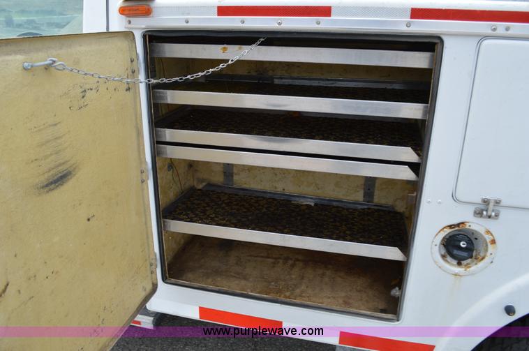 image for item I4524 1988 Ford F450 Super Duty bucket truck