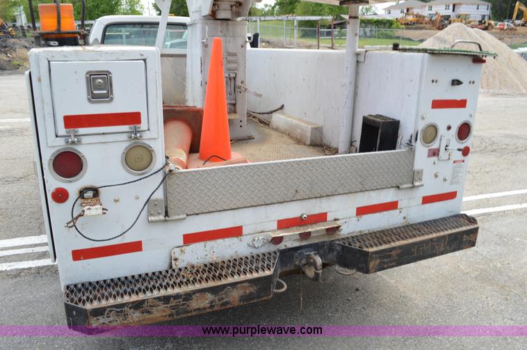 image for item I4524 1988 Ford F450 Super Duty bucket truck