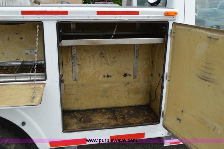 image for item I4524 1988 Ford F450 Super Duty bucket truck