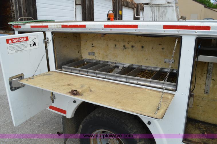 image for item I4524 1988 Ford F450 Super Duty bucket truck