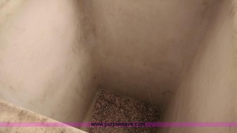 image for item I4524 1988 Ford F450 Super Duty bucket truck