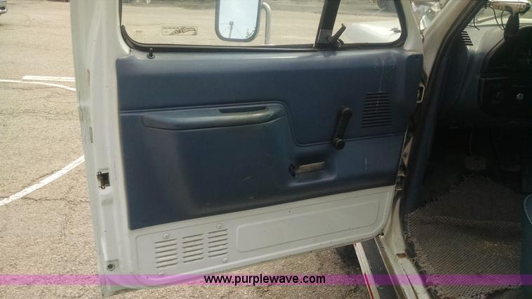 image for item I4524 1988 Ford F450 Super Duty bucket truck