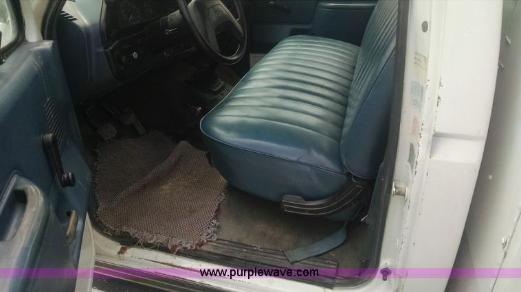 image for item I4524 1988 Ford F450 Super Duty bucket truck