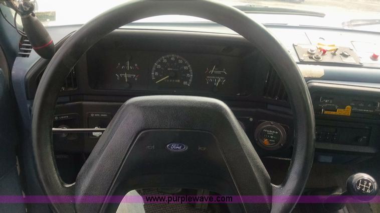 image for item I4524 1988 Ford F450 Super Duty bucket truck