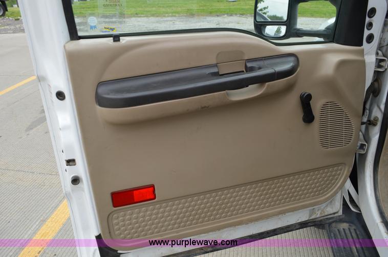 image for item I4532 2005 Ford F450 Super Duty SuperCab utility truck