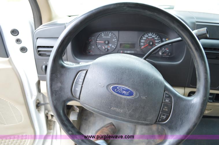 image for item I4532 2005 Ford F450 Super Duty SuperCab utility truck