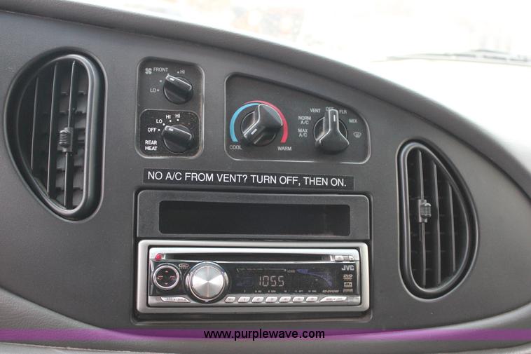 image for item J2314 2007 Ford E450 bus