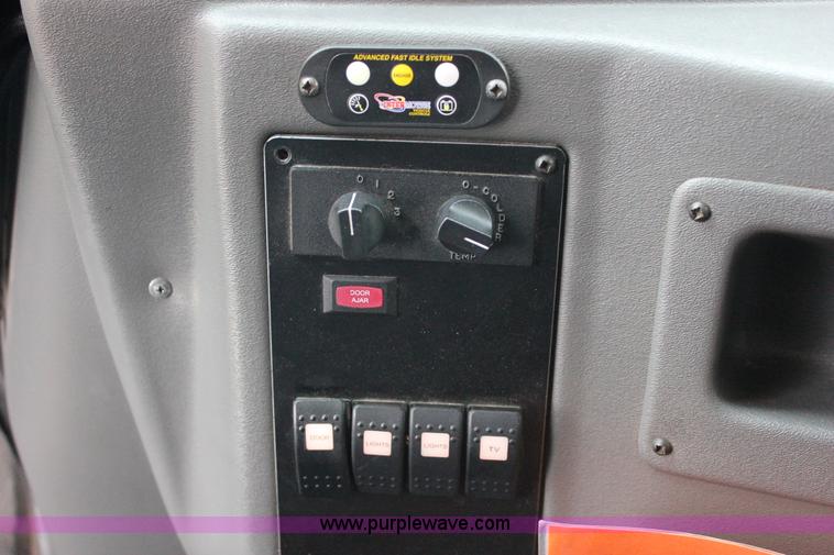 image for item J2314 2007 Ford E450 bus