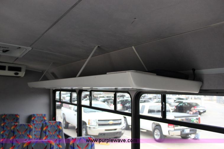 image for item J2314 2007 Ford E450 bus