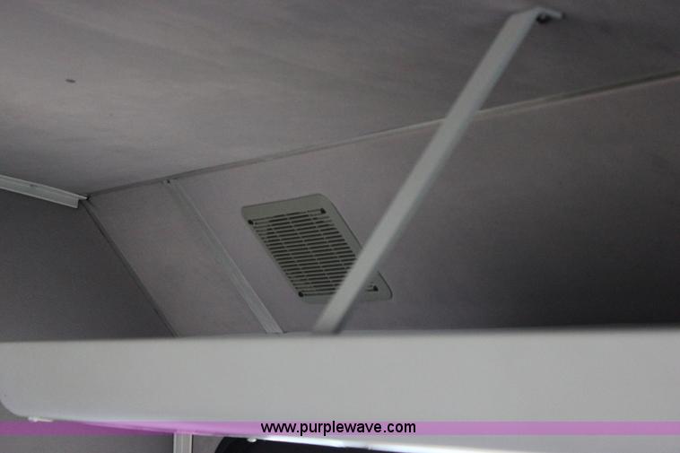 image for item J2314 2007 Ford E450 bus