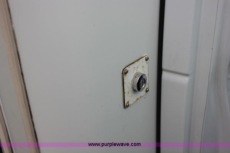 image for item J2314 2007 Ford E450 bus