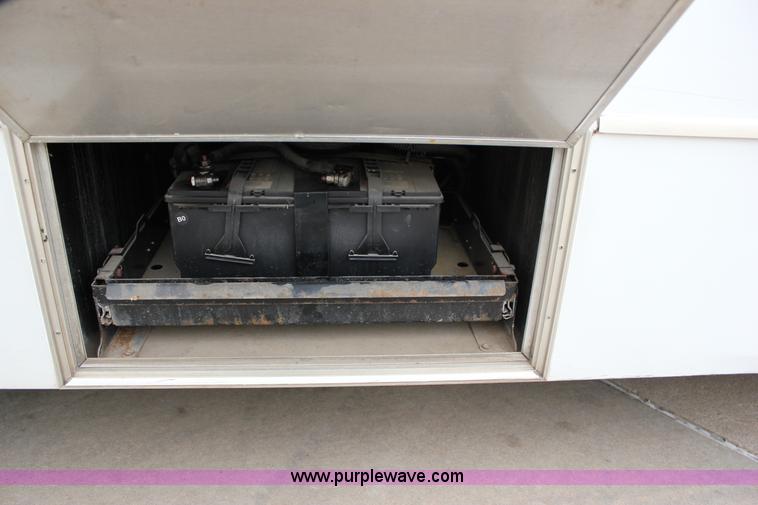 image for item J2314 2007 Ford E450 bus