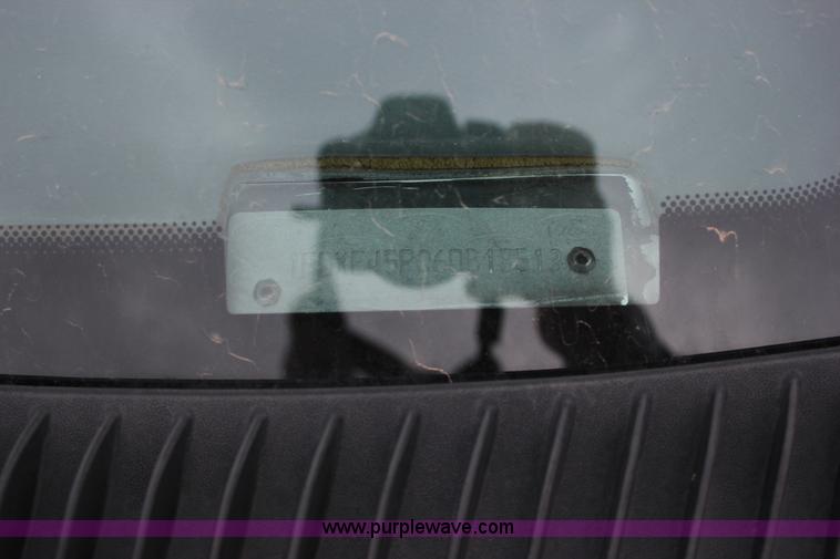 image for item J2314 2007 Ford E450 bus