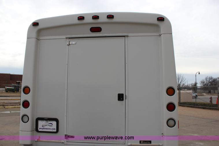 image for item J2314 2007 Ford E450 bus