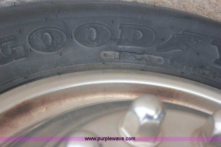 image for item J2314 2007 Ford E450 bus