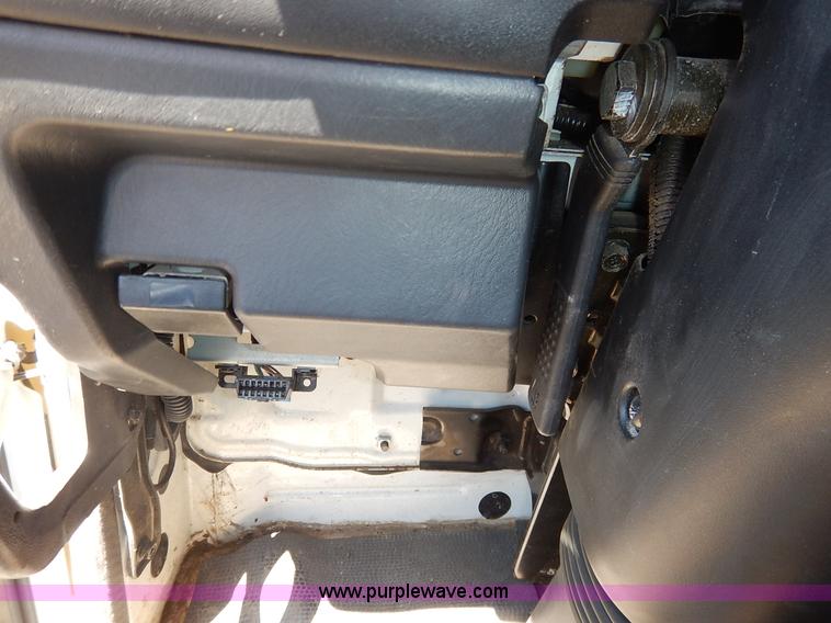 image for item J3952 1998 Isuzu FTR water truck