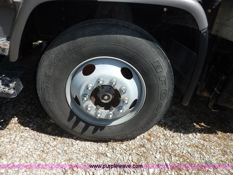 image for item J3952 1998 Isuzu FTR water truck