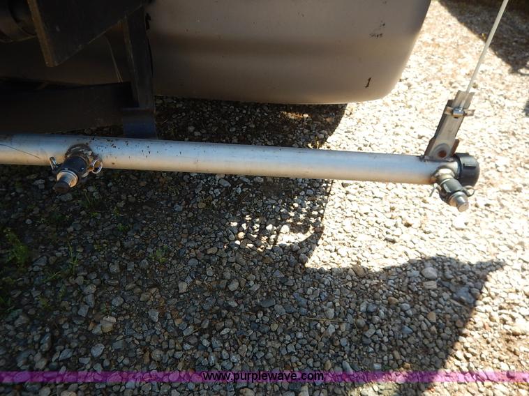 image for item J3952 1998 Isuzu FTR water truck