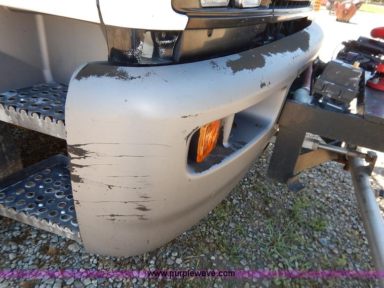 image for item J3952 1998 Isuzu FTR water truck