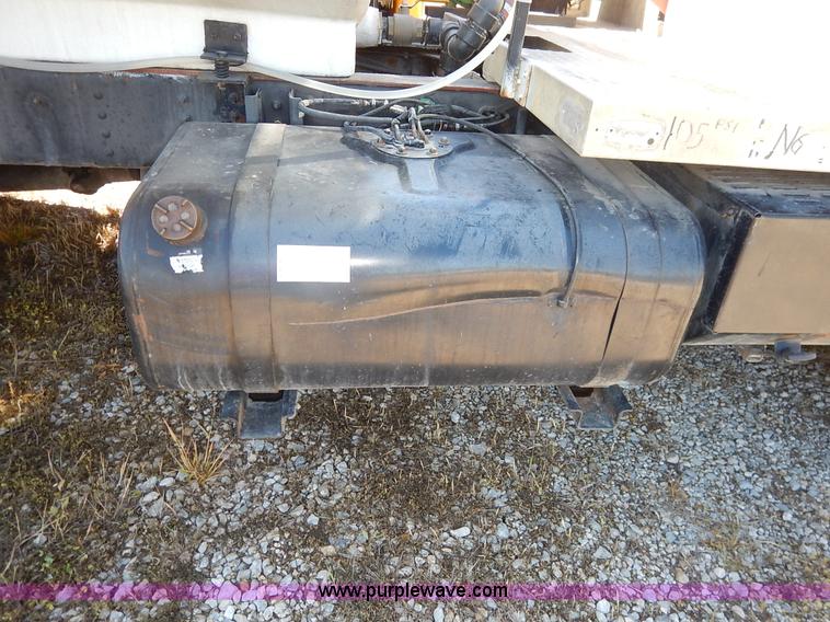 image for item J3952 1998 Isuzu FTR water truck