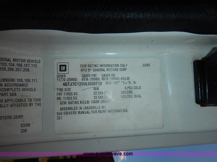 image for item J3952 1998 Isuzu FTR water truck