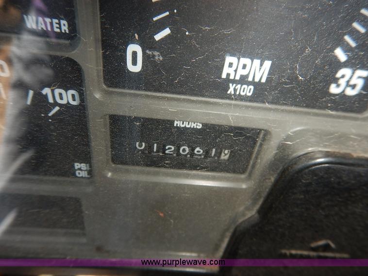 image for item J3953 2001 International 4700 dump truck