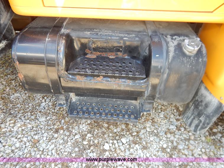 image for item J3953 2001 International 4700 dump truck