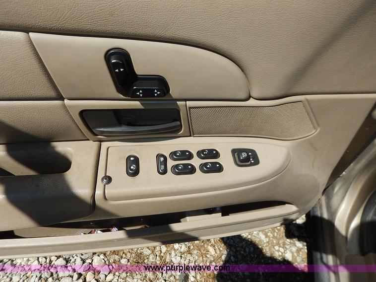 image for item J3954 2004 Ford Crown Victoria Police Interceptor