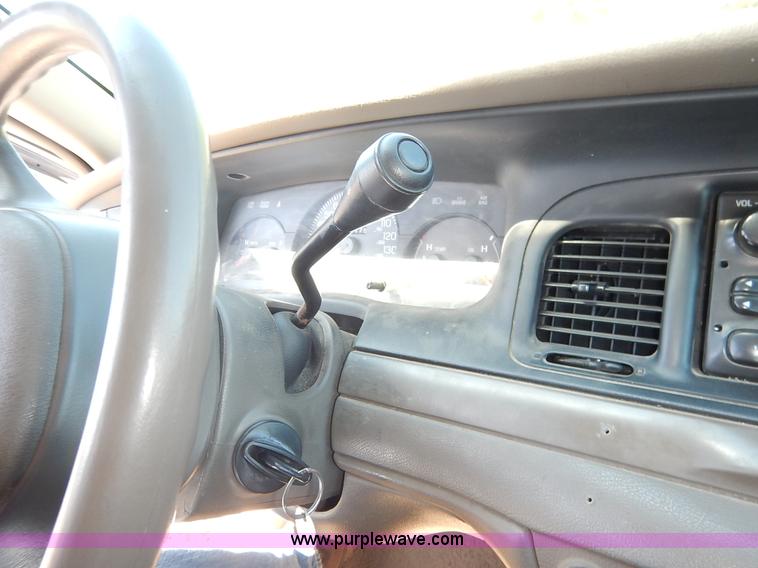 image for item J3954 2004 Ford Crown Victoria Police Interceptor